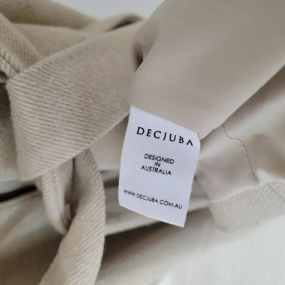 Decjuba Australia Long Tie Waist Jacket - Picture 8 of 9